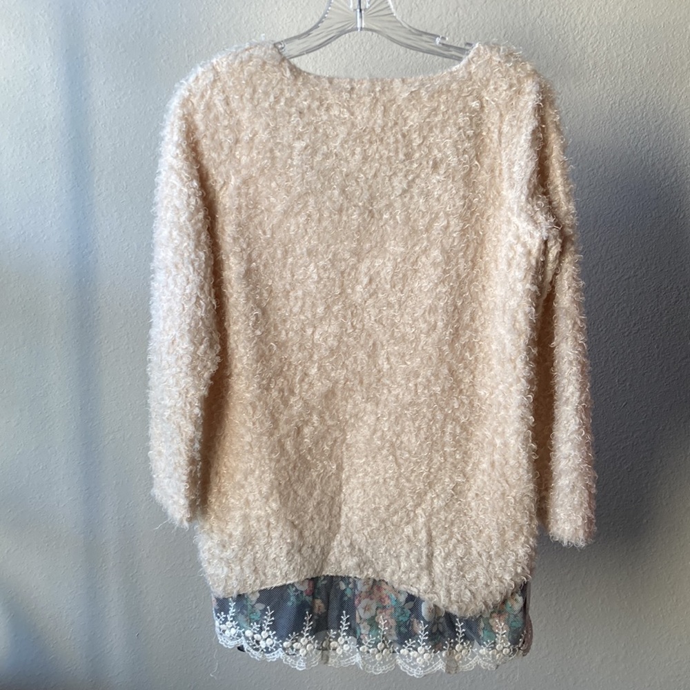 Layered Sweater - Picture 8 of 9